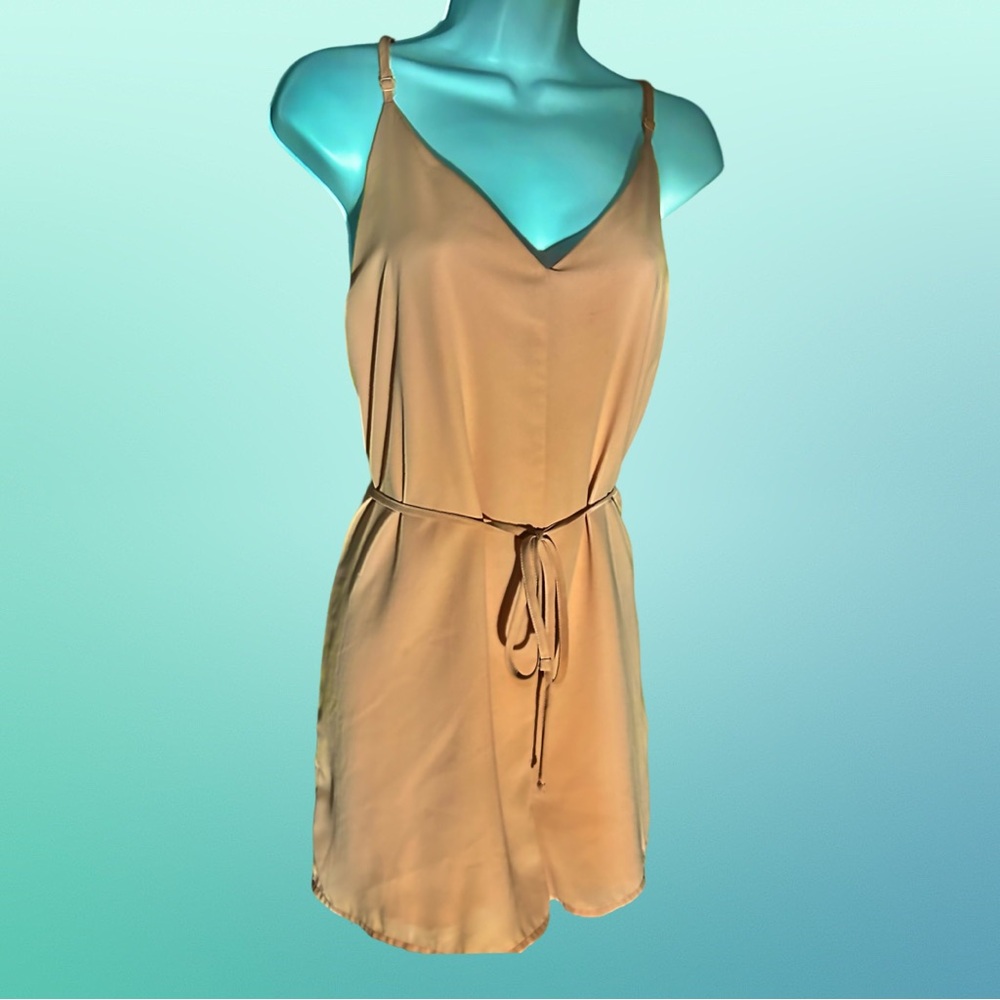 Light Pink/Peach Dressy Romper. Lined w Belt Sz M